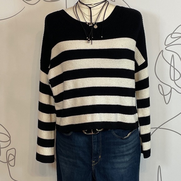 Sincerly Jules Sweaters - Sincerely Jules- Cropped Striped Sweater size S